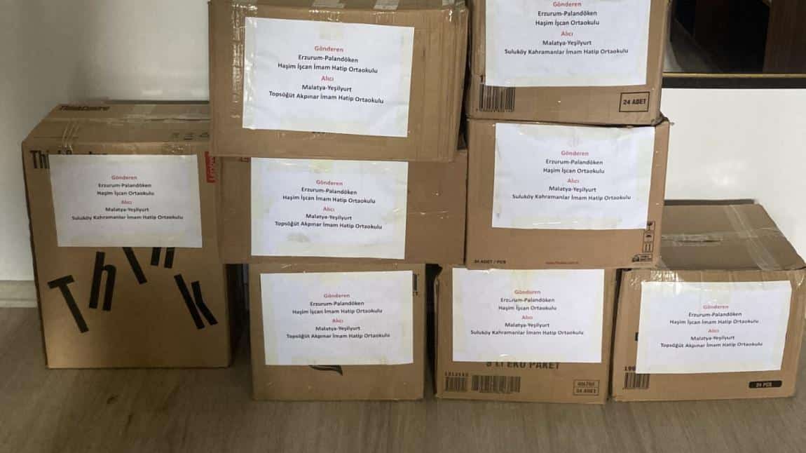 Deprem Bölgesindeki Kardeş Okullarımıza Kitap ve Kırtasiye Malzemeleri Gönderdik